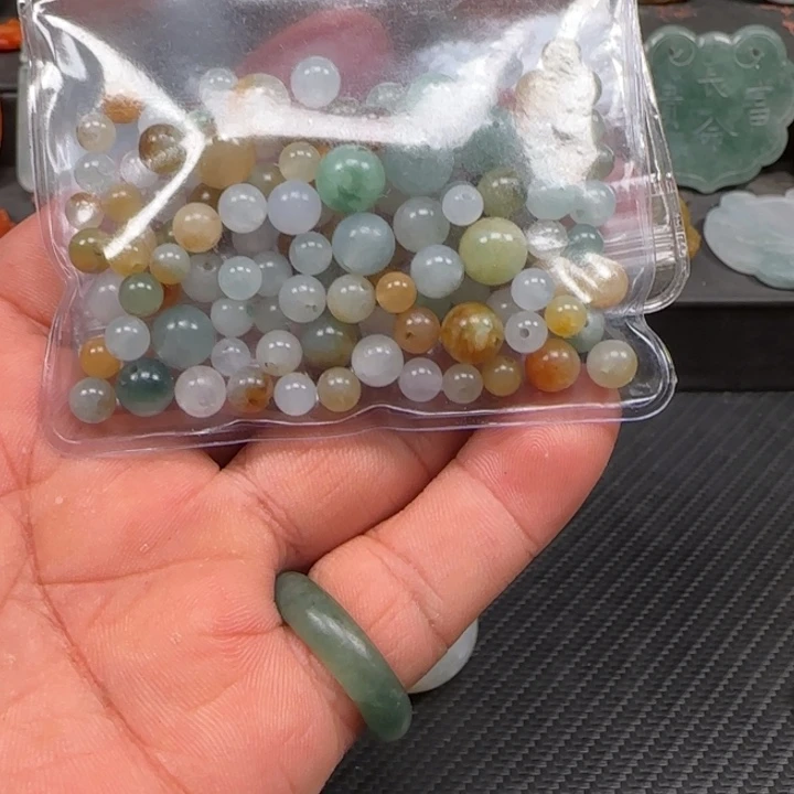 岁***河定制翡翠未镶嵌翡翠