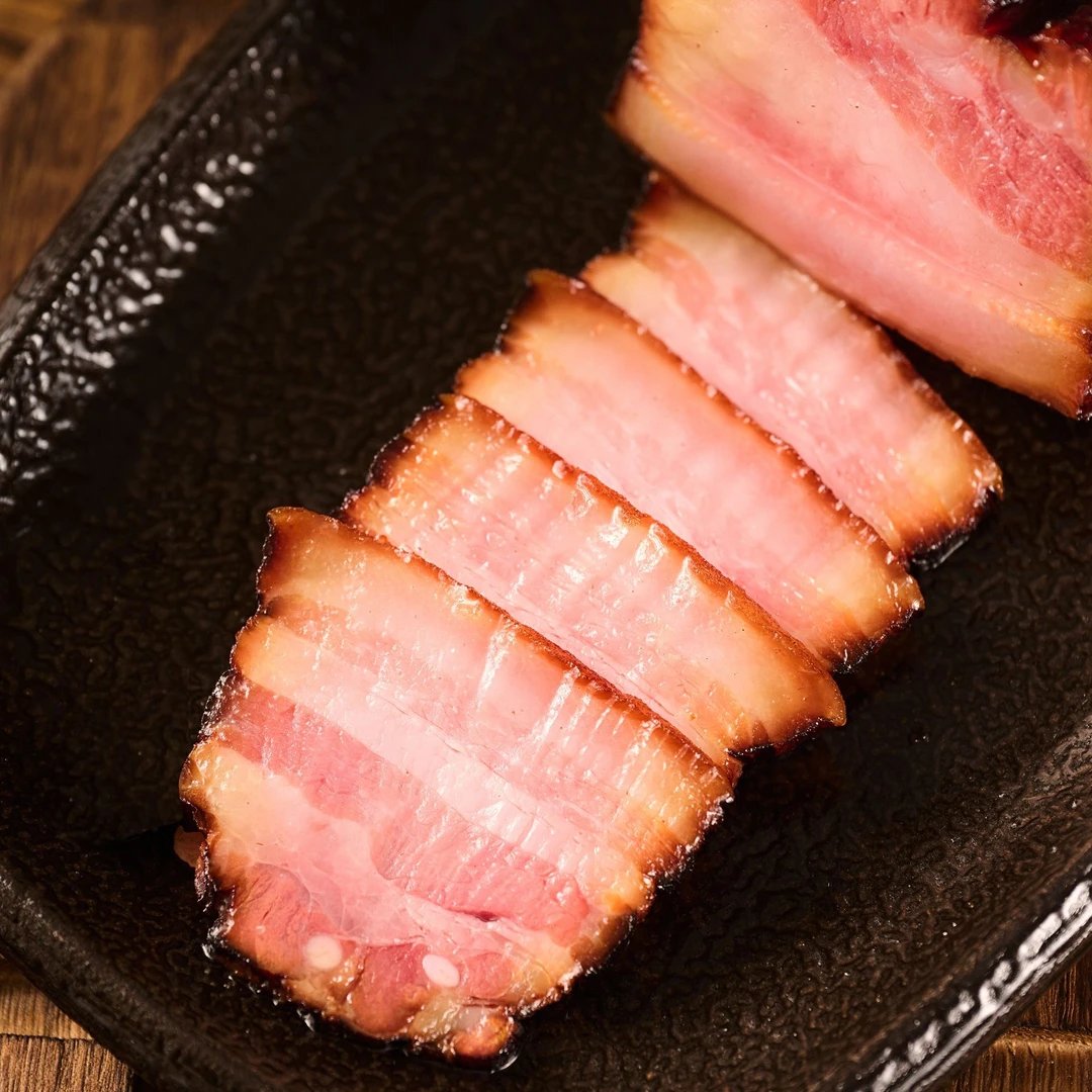 四川特产五花腊肉传统柏树烟熏熏香浓郁