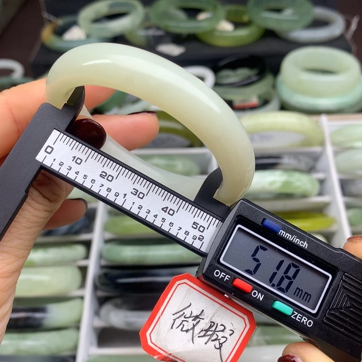 蛇纹石玉未镶嵌手镯613