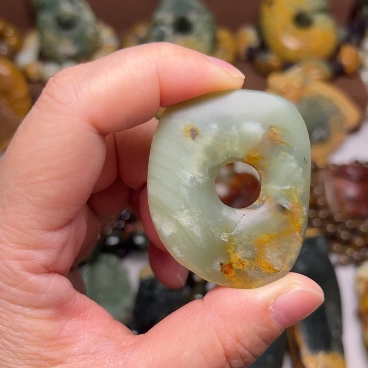 岫岩河磨玉（透闪石质玉）未镶嵌珠宝奇石