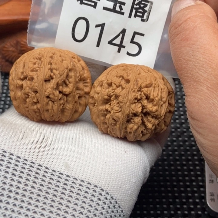 文玩核桃把件粗筋全品45