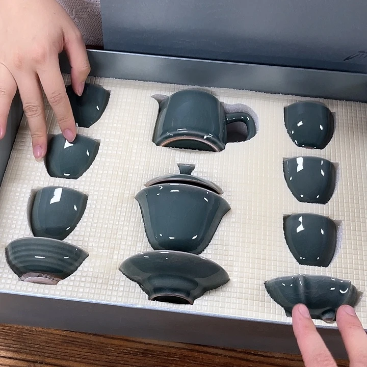 孤品茶具套装等。