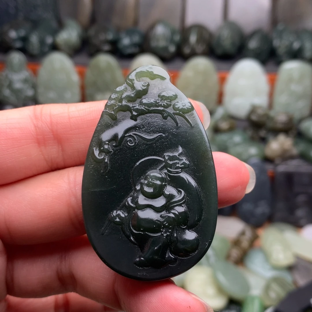 和田玉未镶嵌颈饰挂件82