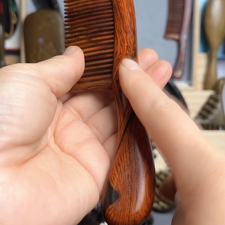 红酸枝木类红木插齿梳子