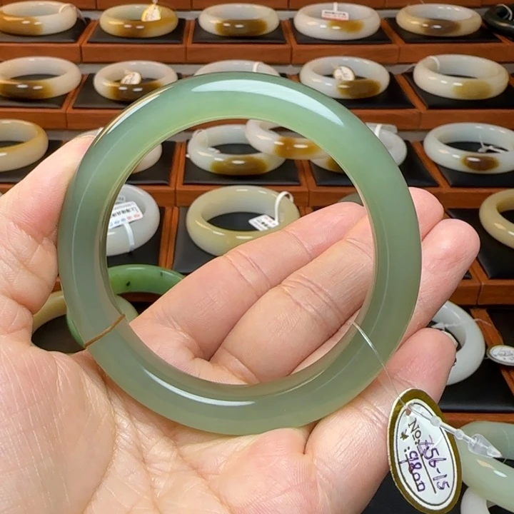 和田玉手镯未镶嵌波**师