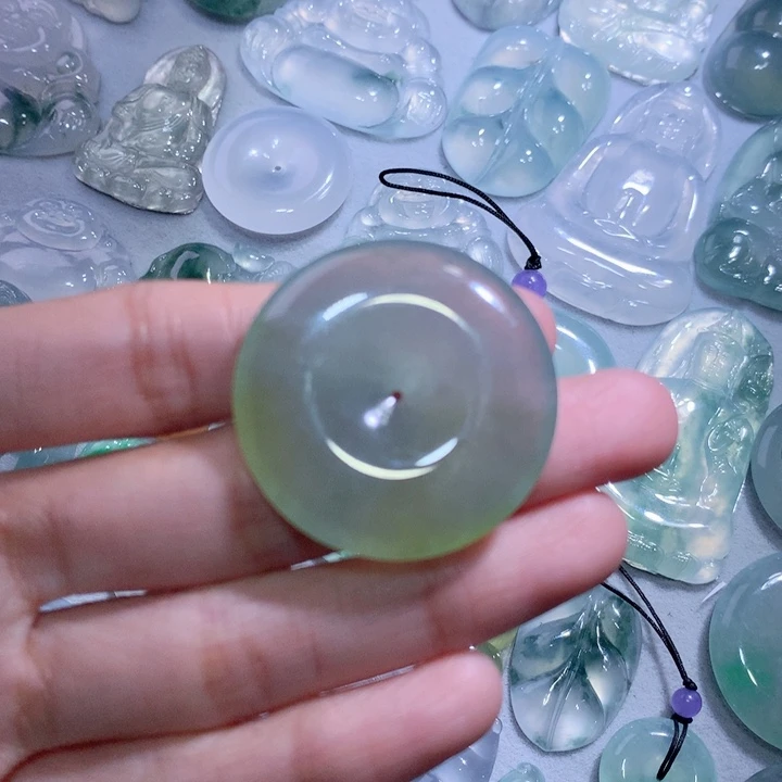 翡翠颈饰未镶嵌扣