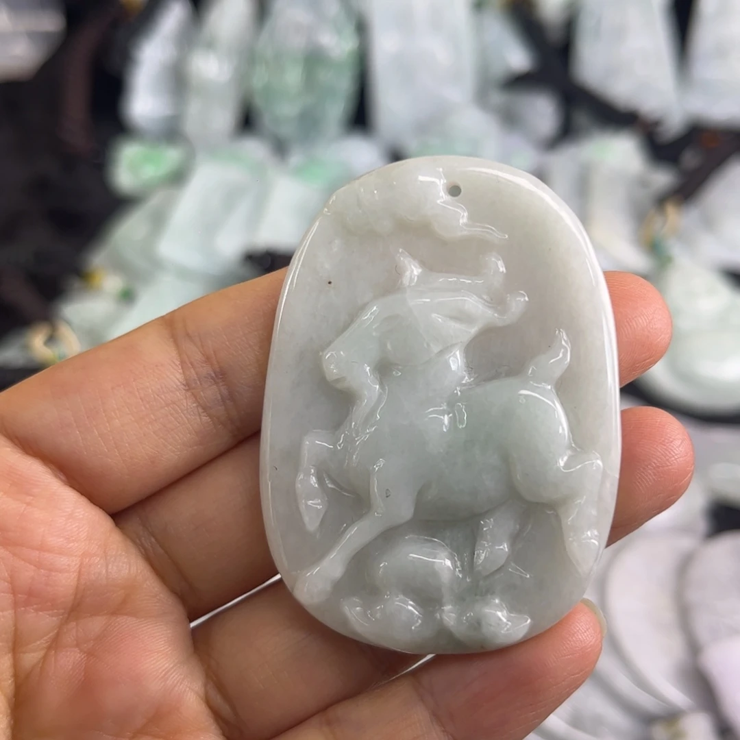 翡翠未镶嵌吊坠(不含链)瑕疵