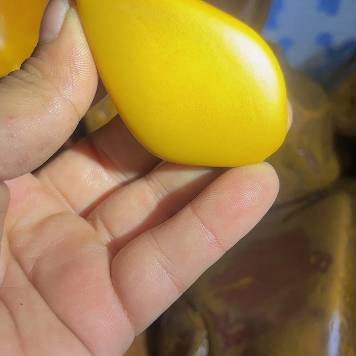 老挝石中*黄蜡石的设计