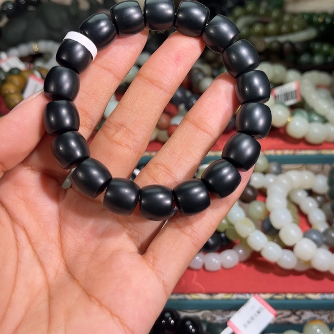 大***情和田玉未镶嵌手链