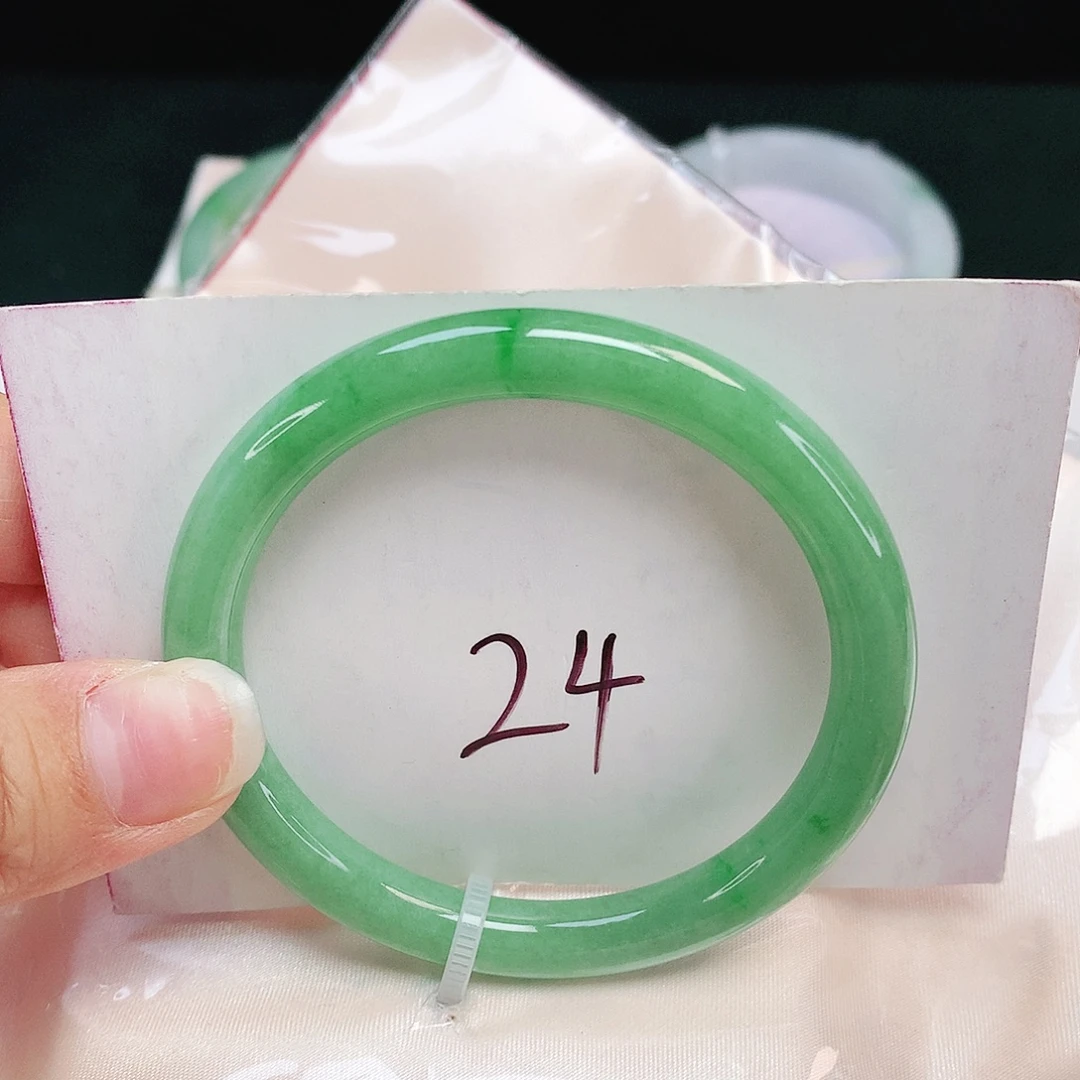 翡翠未镶嵌手镯圆条53