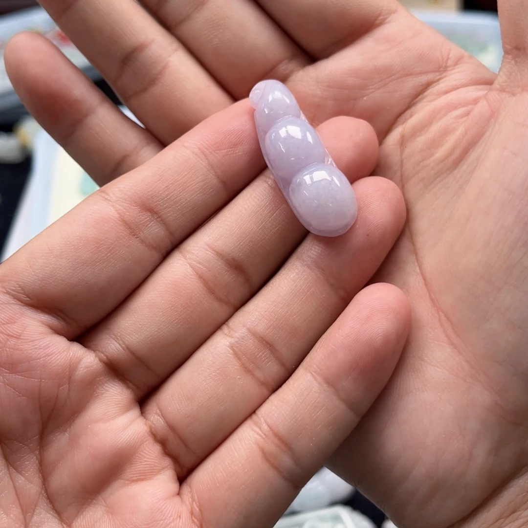 小***°颈饰未镶嵌翡翠天然翡翠A货