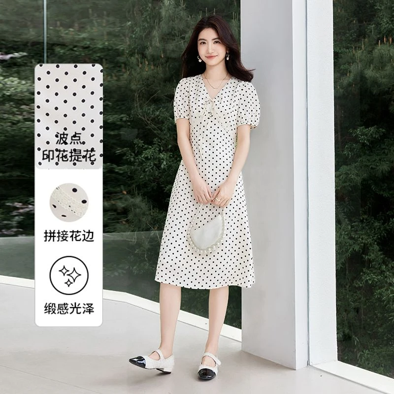 尚都比拉优雅通勤V领系带拼接花边收腰显瘦泡泡袖茶歇连衣裙O0029