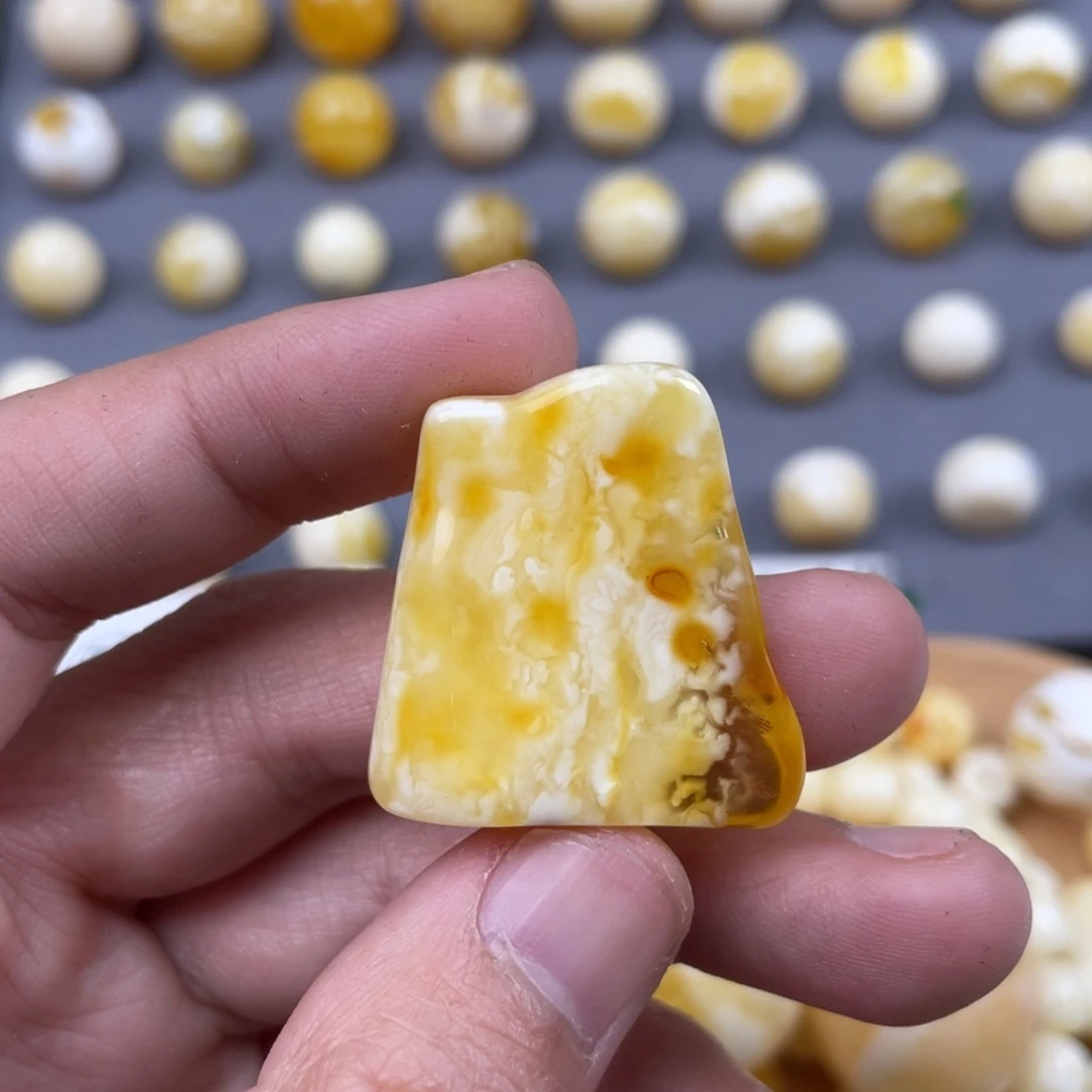 蜜蜡珠宝奇石未镶嵌