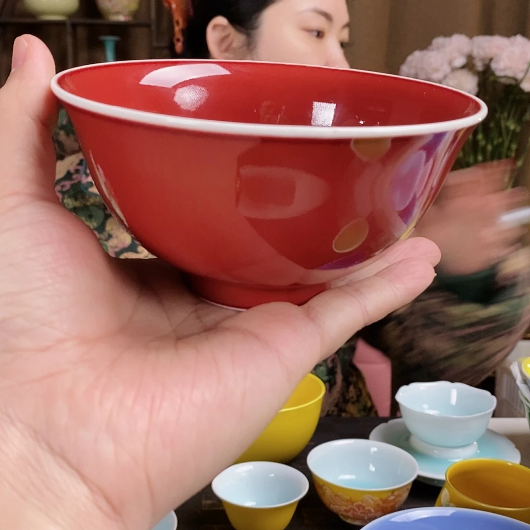 号珍藏内外祭红末宫碗
