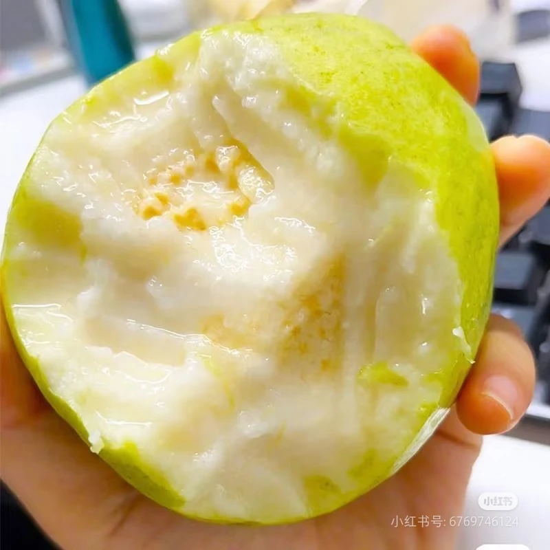 仓仓果鲜达(奶油芭乐)颜色微黄的可以直接食用，软糯，一箱4斤左右