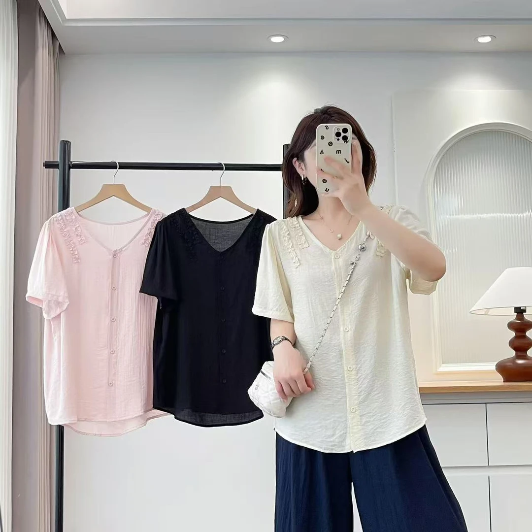 悦悦大码女装褶皱夏季常规款拼接短袖大码衬衫单排多扣圆领嘻哈风