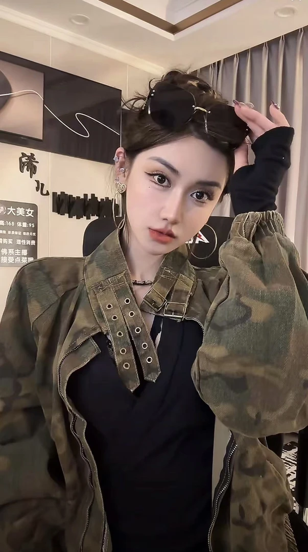 浠儿姐姐 迷彩短款棒球服外套小个子新款复古高级感街头夹克上衣