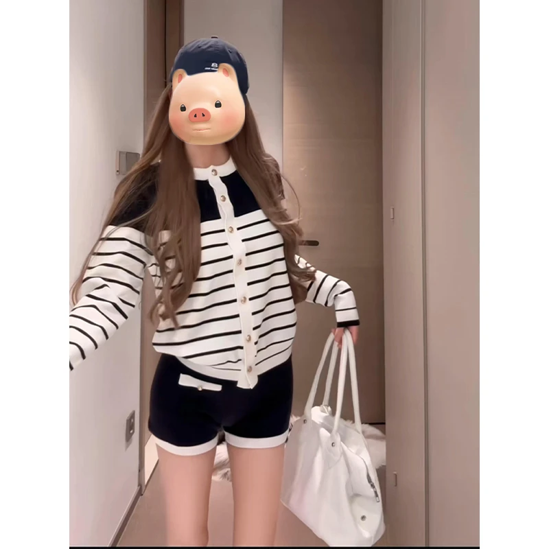 早秋韩系氛围感穿搭撞色条纹圆领针织开衫女秋冬季慵懒风毛衣外套
