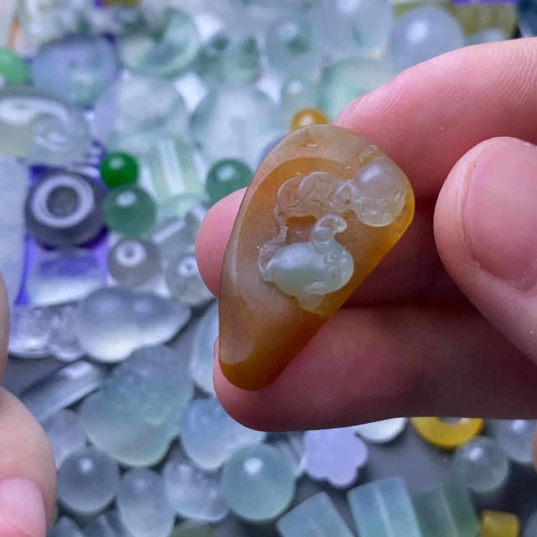 定制翡翠未镶嵌挂件