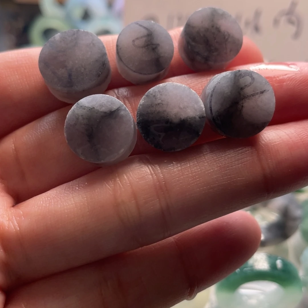 定制翡翠未镶嵌嗷****?戒指