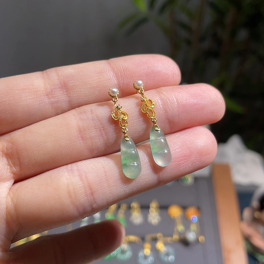 翡翠耳饰18K金镶嵌冰绿豆