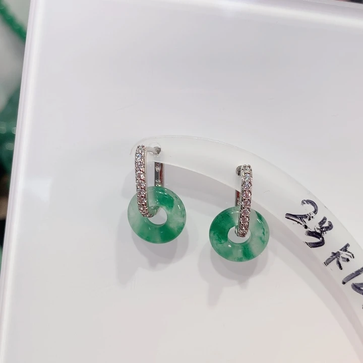 石英质玉（非洲翠）合金手镯