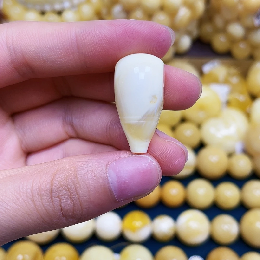 裸石蜜蜡未镶嵌13.3*27.5mm瑕