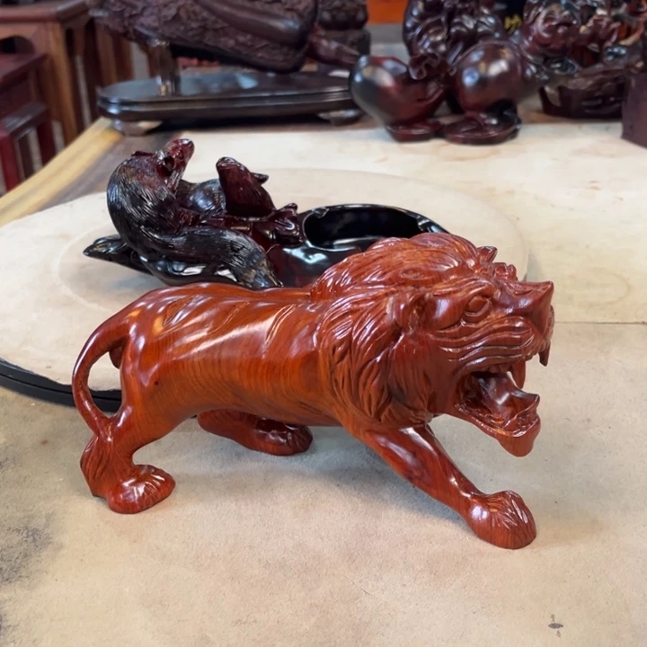 黑酸枝木类狮子摆件