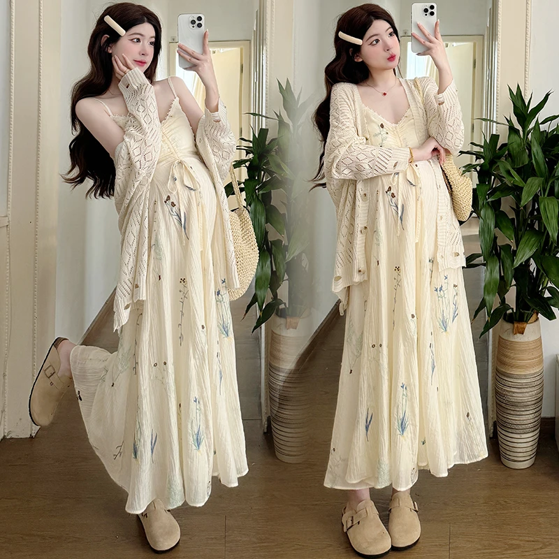 度假风孕妇装夏季新款2025法式复古刺绣孕妇吊带连衣裙镂空开衫