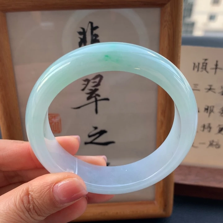翡翠手镯未镶嵌翡翠手镯56