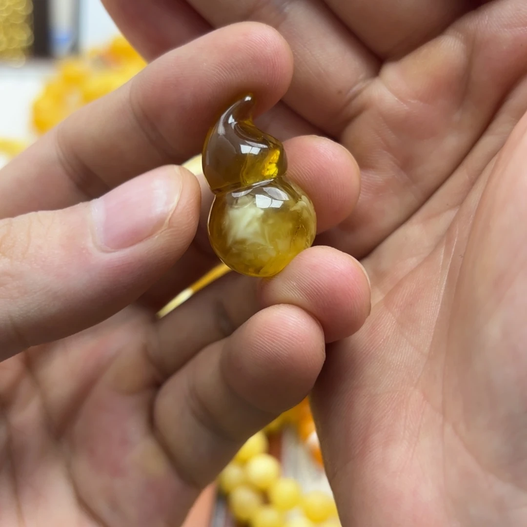 琥珀未镶嵌珠宝奇石