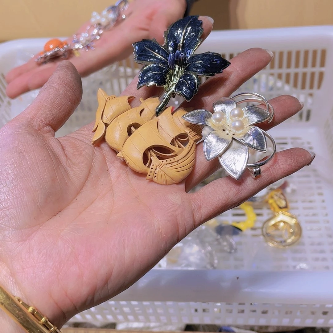 【闪购商品】中古物品 谨慎参拍企***猫