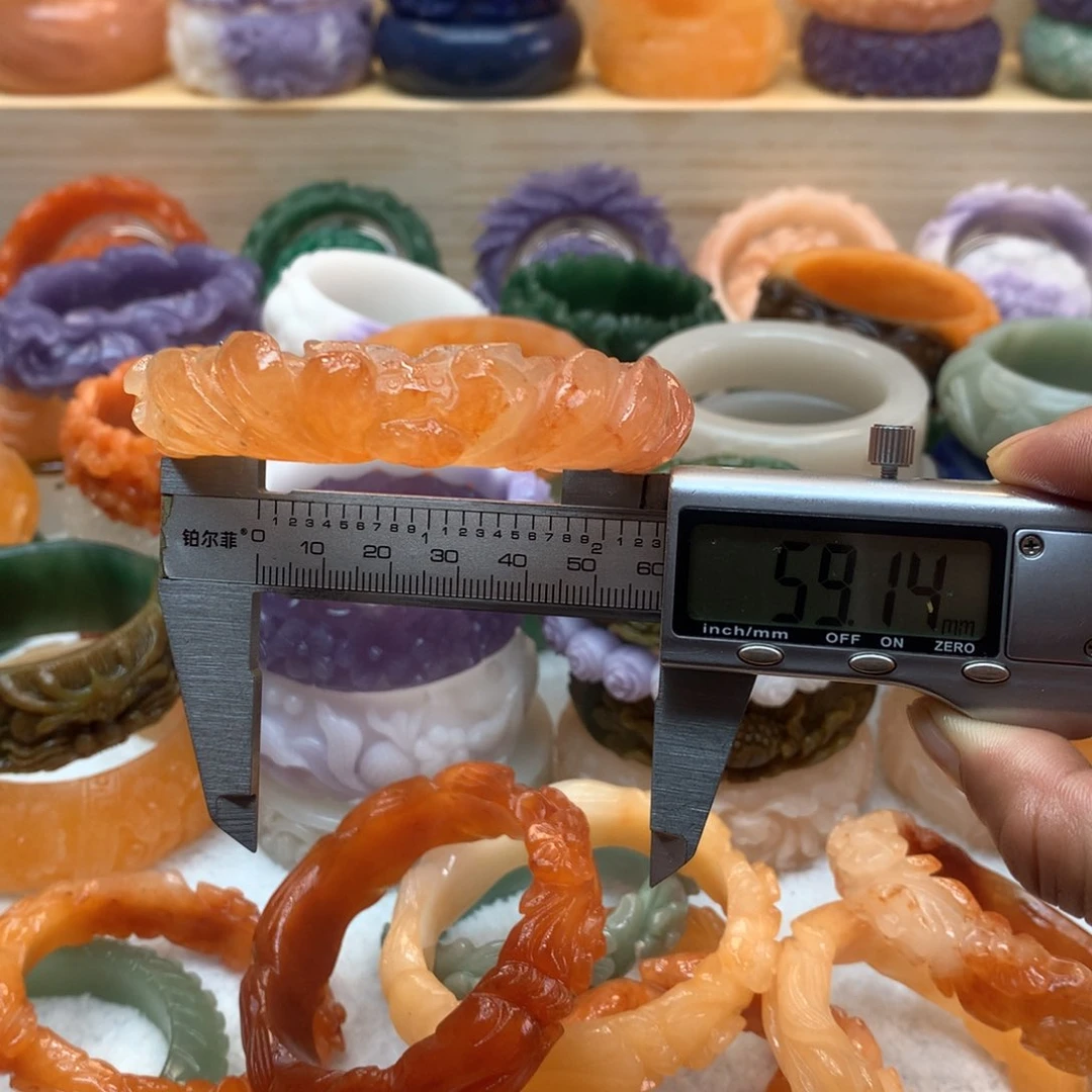 未镶嵌手镯石英质玉