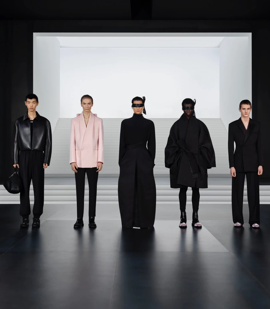 5号-【全新未拆封】J86012秋季上新潮奢时尚休闲重磅连帽无袖外