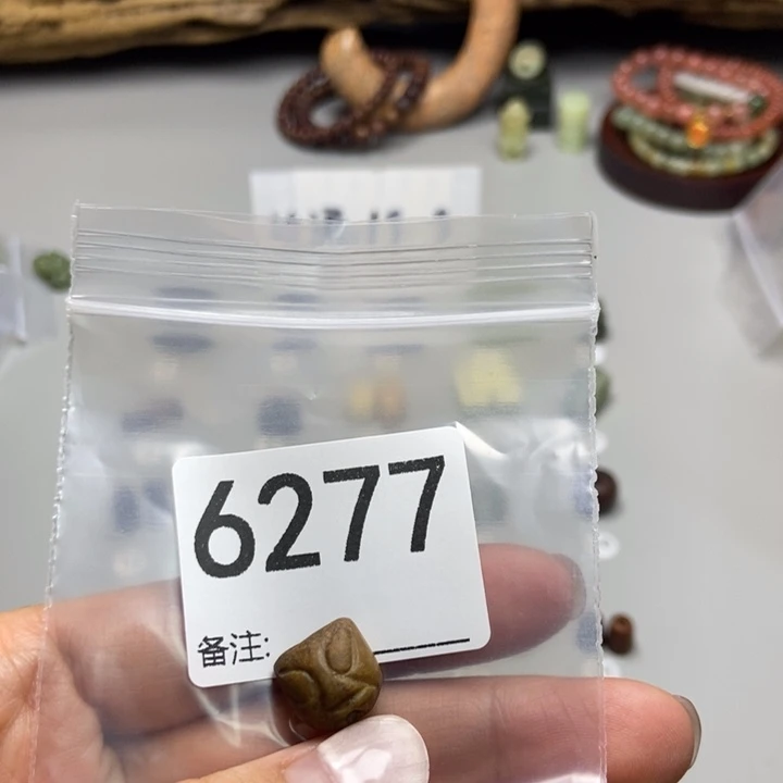 阿***菲蛇纹石玉未镶嵌项链