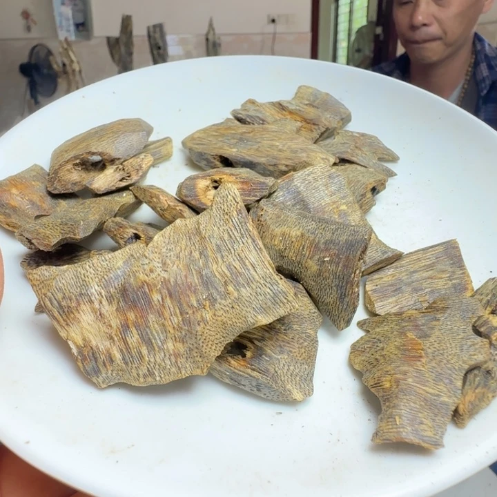 沉香沉香碎屑乌身块料30克