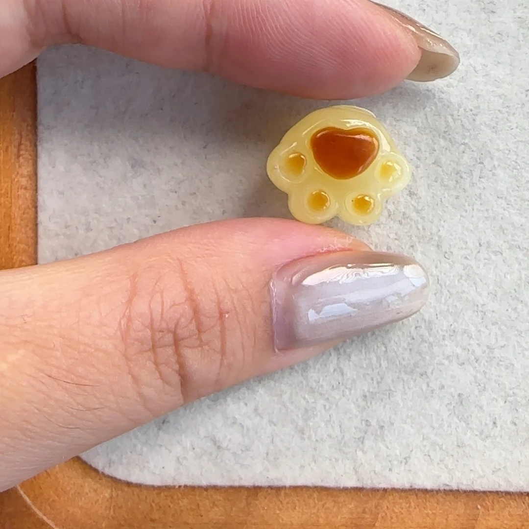 未镶嵌琥珀珠宝奇石