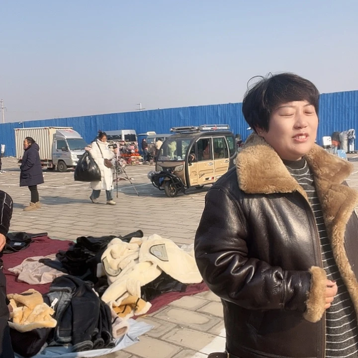 刘*54码数皮毛一体男款