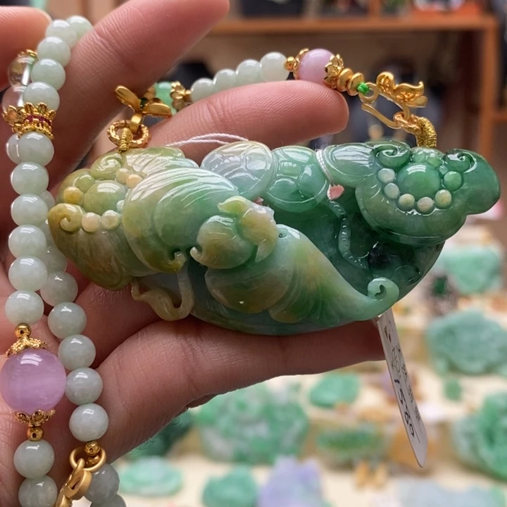 翡翠颈饰未镶嵌翡翠吊坠