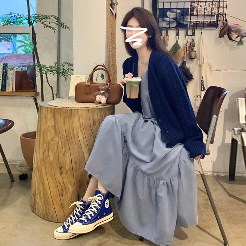 5228秋冬季韩系氛围感穿搭蓝色吊带连衣裙子女2025新款毛衣高级感