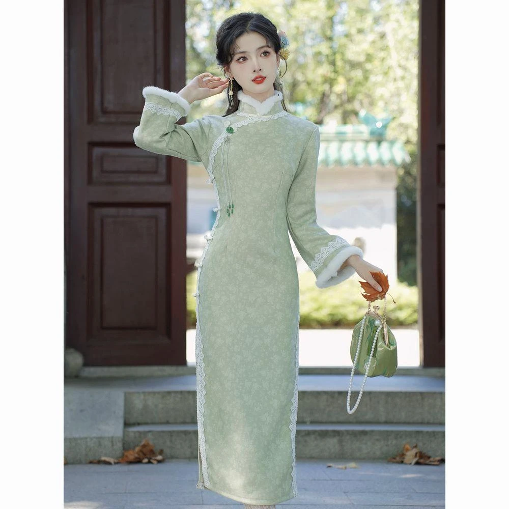 2025复古年轻款少女绿色修身显瘦旗袍改良连衣裙秋冬加绒过年小袄