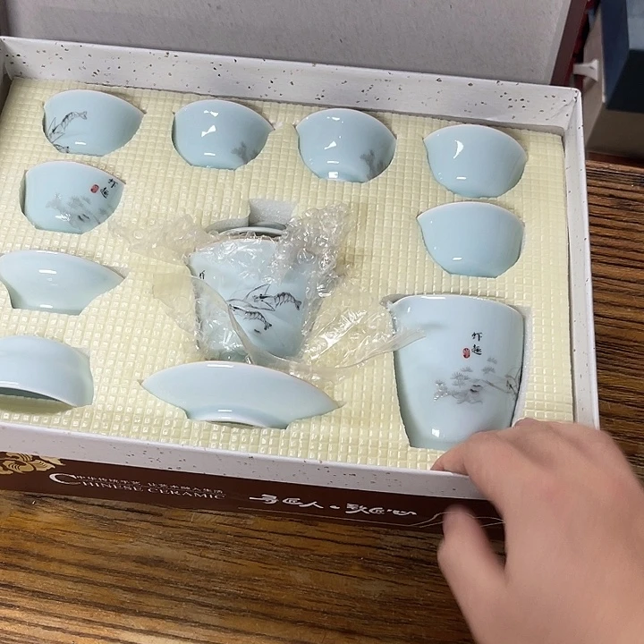 孤品茶具套装等。