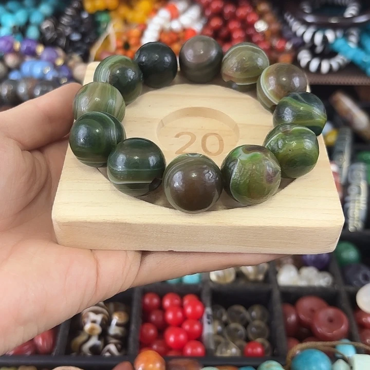 玛瑙/玉髓未镶嵌珠宝半成品水**M