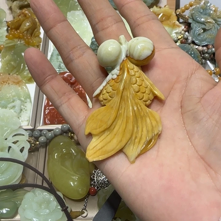 蛇纹石玉吊坠未镶嵌
