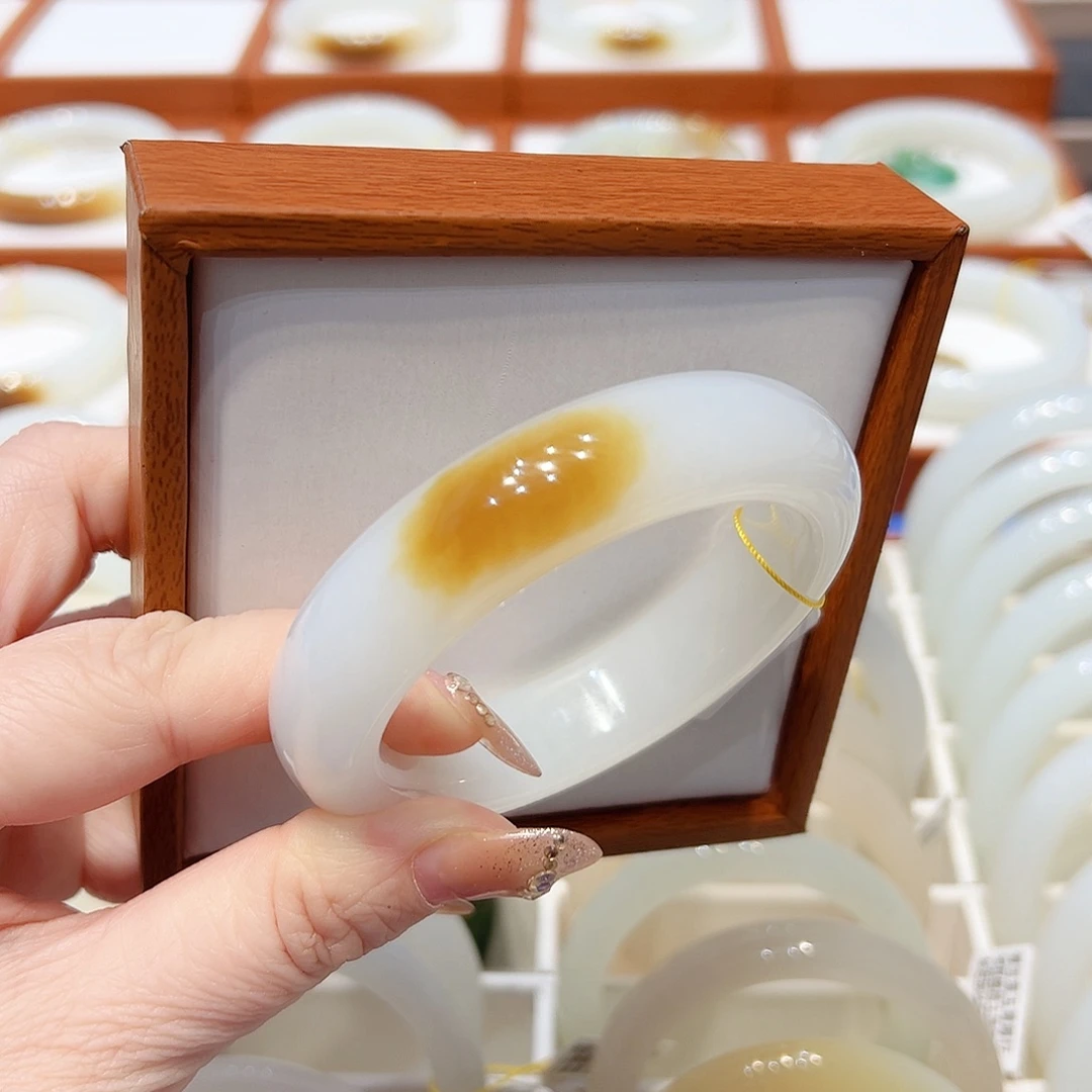 和田玉手镯未镶嵌l****a