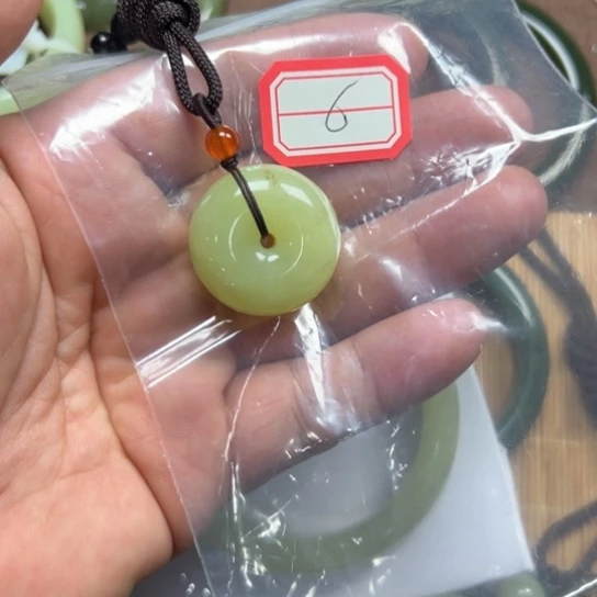 未镶嵌和田玉（糖玉）挂件