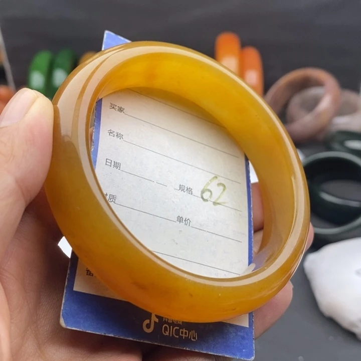 未镶嵌手镯石英质玉