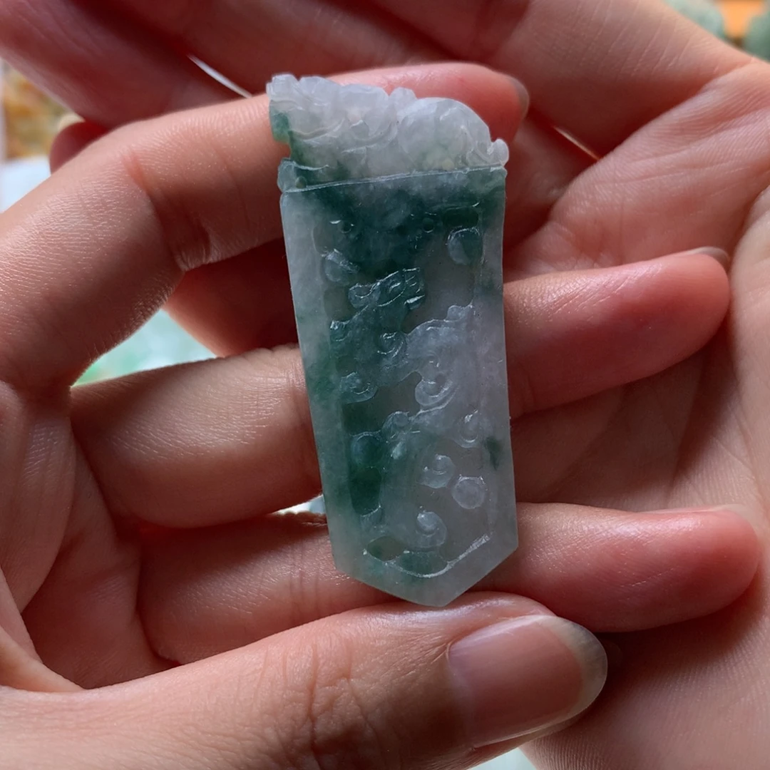 定制翡翠未镶嵌仿古龙