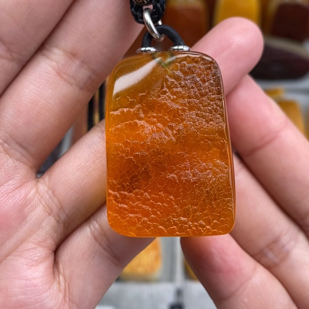 琥珀吊坠(赠链)未镶嵌