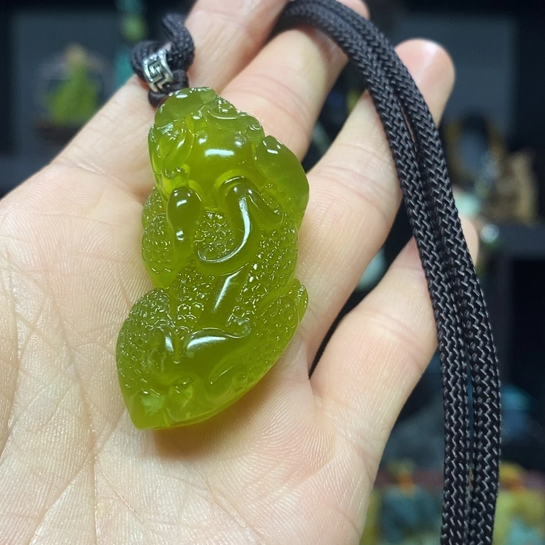 未镶嵌岫玉挂件吊坠